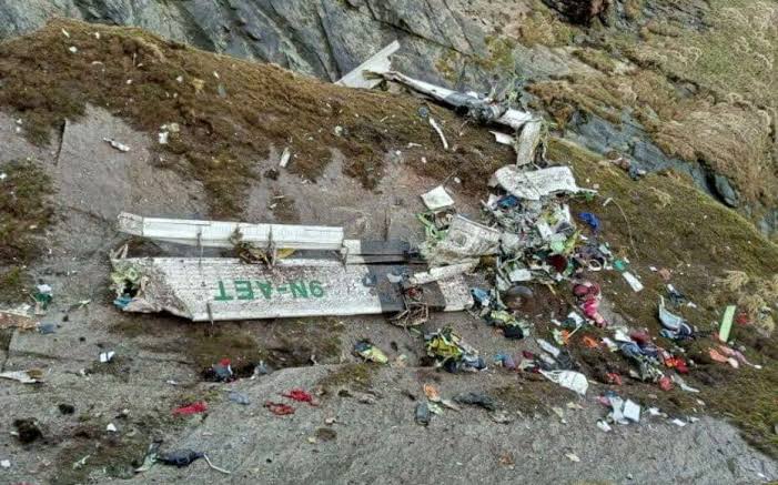 Népal :les restes de l'avion porté disparu localisés, 14 corps retrouvés