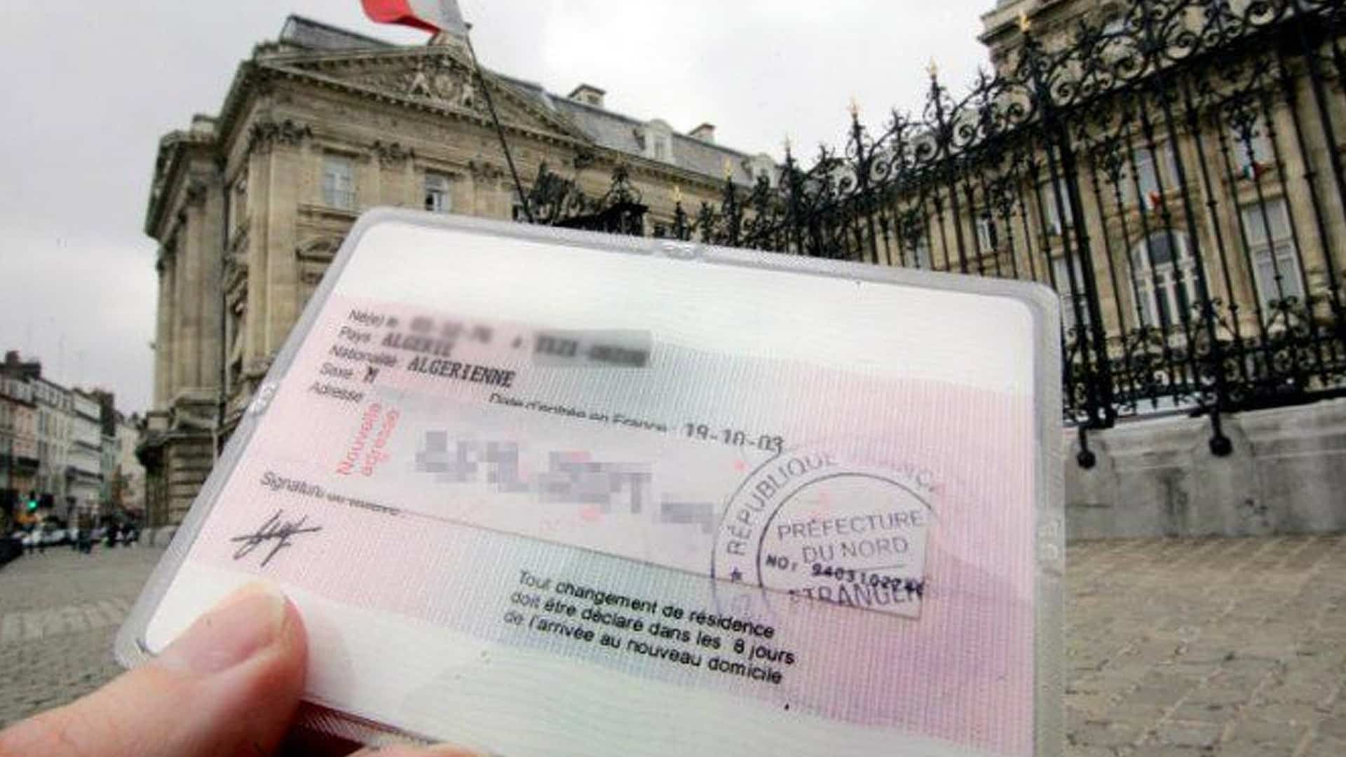 La première étape pour obtenir une carte de séjour en France