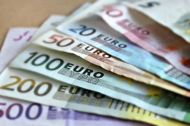 Devise en Algérie : hausse record de l'euro, 100 € en dinars algériens