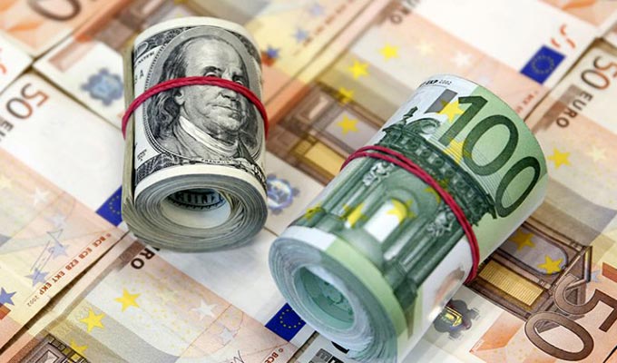 L’euro stagne au marché noir des devises : l’équivalent de 100€ en dinars algériens sur le marché noir et officiel   