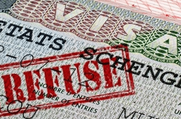 Visa Schengen 2023 : comment éviter le refus visa pour motif 8 ?