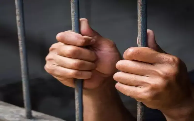Un ressortissant maghrébin sous OQTF condamné un an de prison 