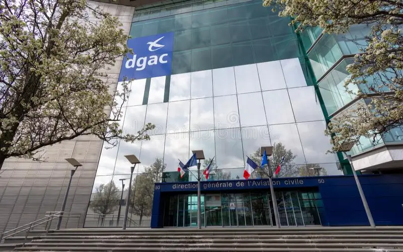 La DGAC a demandé aux compagnies aériennes de réduire leurs plans de vols de 25% à l'aéroport de Paris-Orly et de 20% aux aéroports de Toulouse, Bordeaux et Nantes
