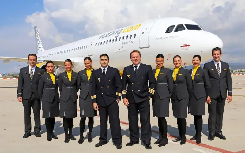 Vueling A321 equipage pilotes hotesses stewards 1