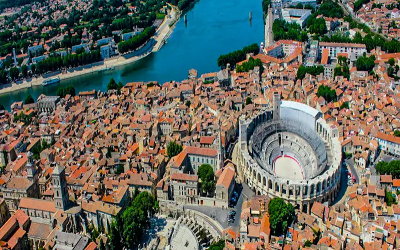 Quelle ville française : Arles en tête du classement des villes les plus arides de France