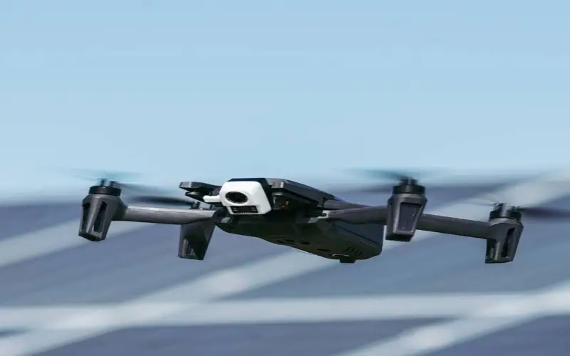 Un avion de la compagnie aérienne EasyJet à éviter de justesse un Drone 