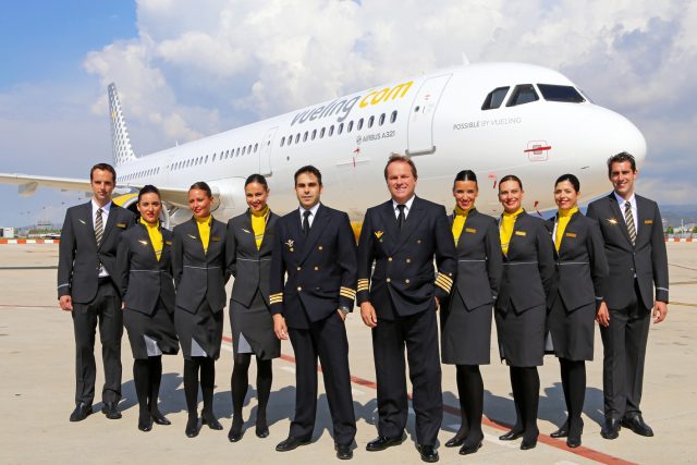 air journal equipage hotesses stewards pilotes Vueling A321 25 640x427 1