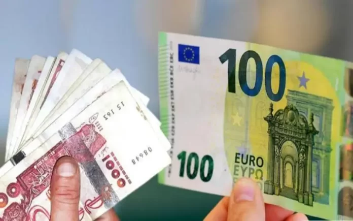 L’euro sur le marché noir : L’équivalent de 100 euros en dinars algériens (DZD)