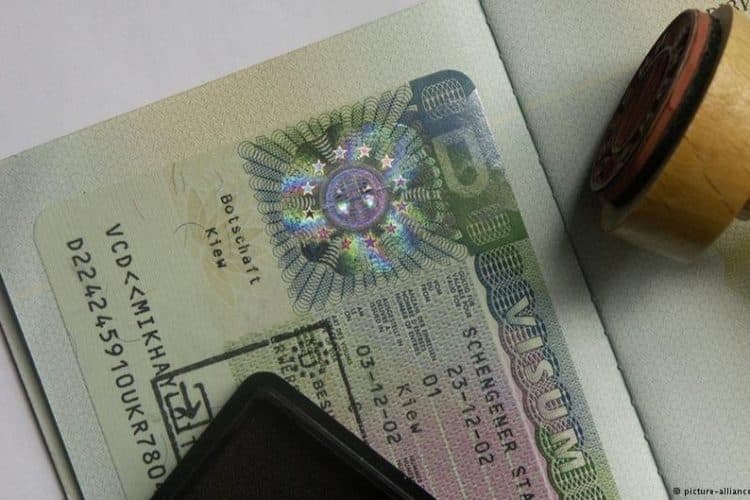 Demandeurs de visa Schengen : où sont transmises leurs données personnelles