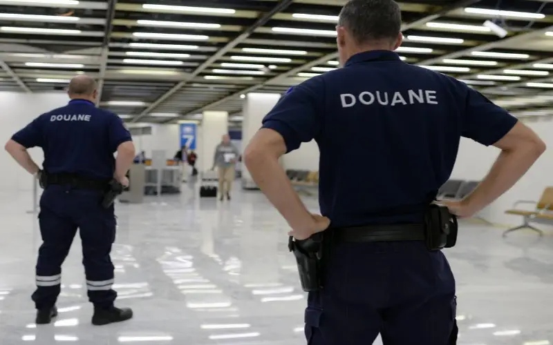 Aéroport de Roissy: la douane débordée par l’afflux illégal de viande