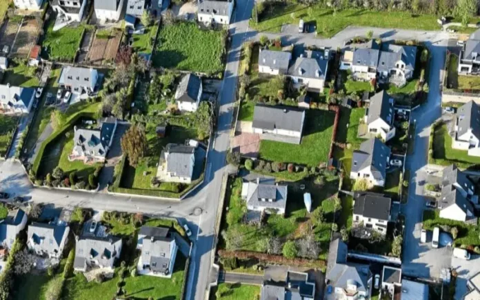 Logement en Bretagne : mesure pour soulager la pression sur l’immobilier, a été reportée ?