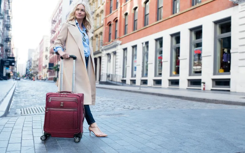 Bagages à main dans l'avion en 2023 : tout ce que vous pouvez et ce que vous ne pouvez pas emporter avec vous lors d’un voyage
