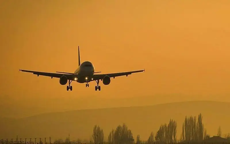 Un spectaculaire atterrissage d’un avion sur la piste de cet aéroport (vidéo)