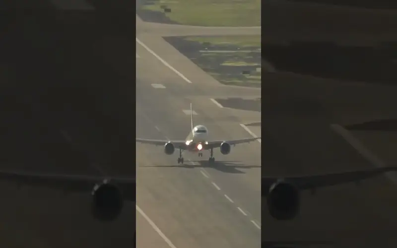 Décollage d'un avion: un spectaculaire décollage à la verticale d’un Boeing B757