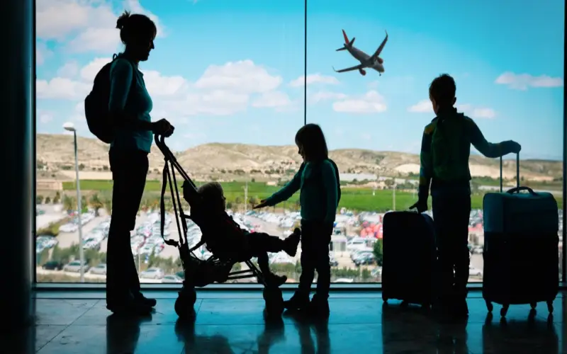 Enfants en avion : Autorisation et prix du billet en classe affaires… tout ce qu’il faut savoir