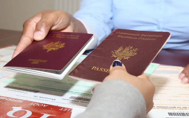 Renouvellement de passeport Français
