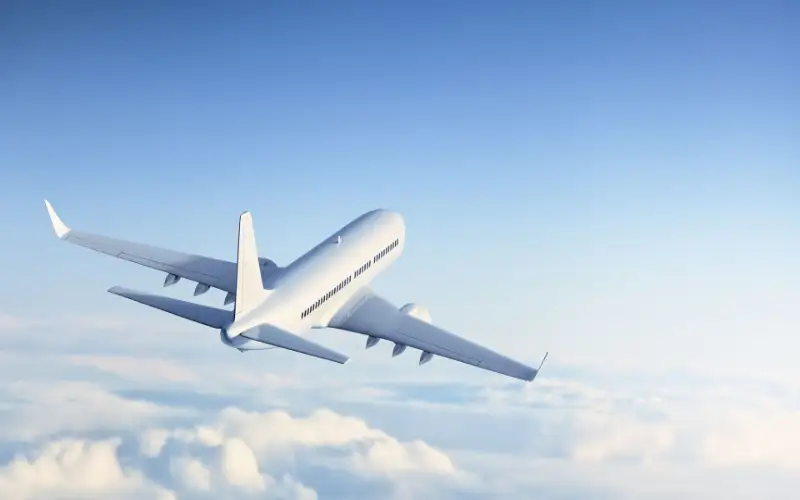 Vol en avion 2024 : Atterrissage d'urgence après un incident en plein ciel